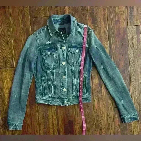 AMERICAN EAGLE OUTFITTERS Super Stretch Jean Jacket In Medium Wash - Picture 6 of 9
